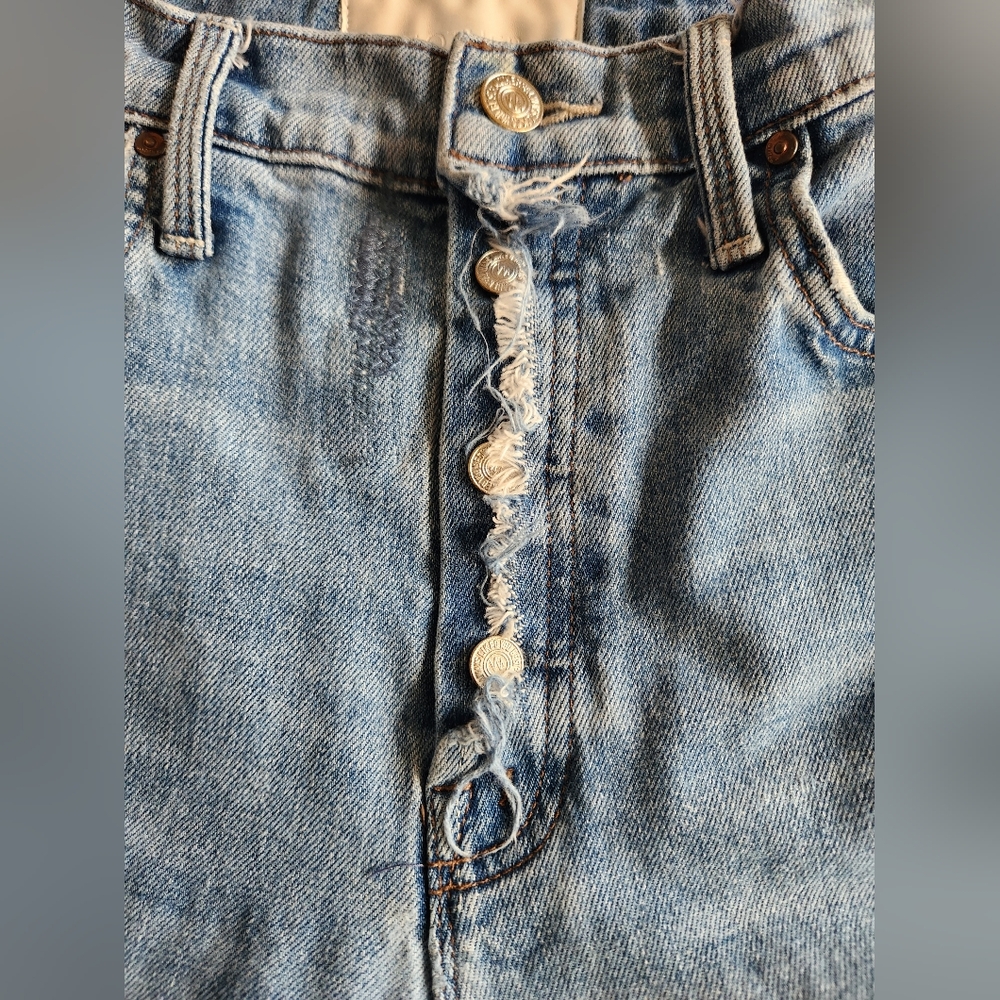 MOTHER Fly Tomcat Roller Jeans In Crashing Wash 28 - Picture 6 of 12